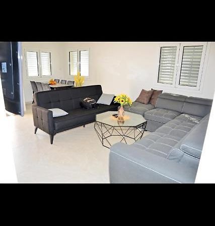 Suit November Majdal Shams Exterior photo